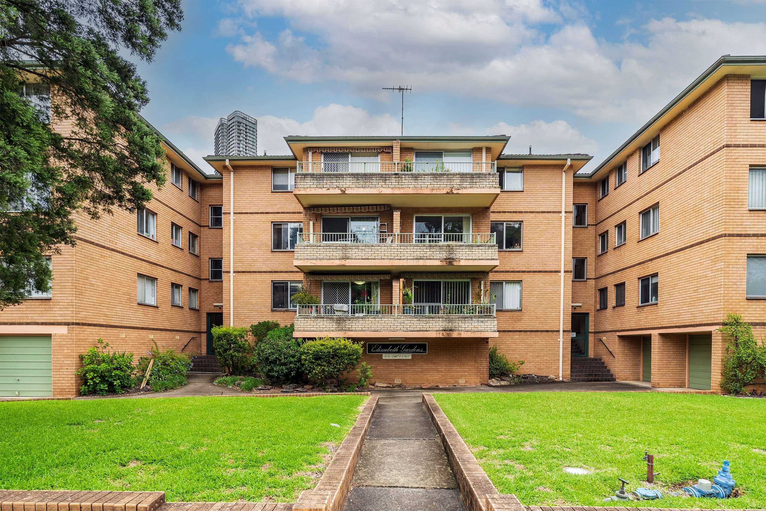 14/10 Elizabeth Street, Parramatta
